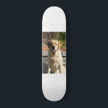 Skateboard Crea tu propia foto de perro Mascota<br><div class="desc">Crea tu propio patinador de fotos de perro. Añade fácilmente una foto de un vertículo de tu perro mascota para hacer un regalo de cumpleaños divertido o un regalo de Navidades para tus hijos.</div>