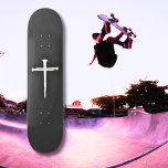 Skateboard Cristiano de la Cruz Blanca de las Tres Uñas<br><div class="desc">Diseño sencillo: tres clavos blancos entrelazados para hacer la Cruz Cristiana.</div>