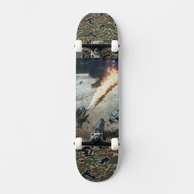 Skateboard cubierta de lanzallamas de la guerra mundial 2 (Anverso)