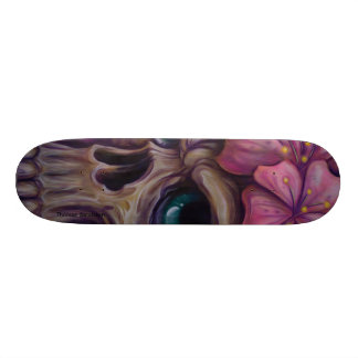 Skateboard cubierta femenina del patín del cráneo