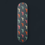 Skateboard Dachshund Silhouettes Wiener Dog Lover's<br><div class="desc">Patineta de Dachshund Lover. Siluetas coloridas con perros limpiadores de pelo largo,  cabellera y recubiertos con suavidad. Visite el Doodle World de Jenn para ver más productos con este divertido diseño de Doxies,  así como más regalos con temas de raza de perro.</div>