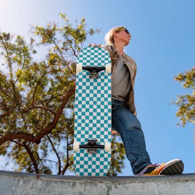 Skateboard Dark turquoise checkered  (Exterior 1)