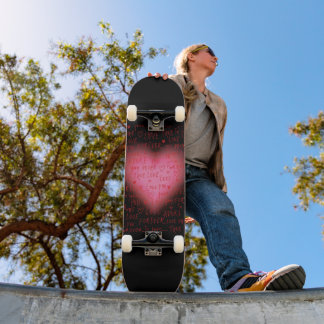 Skateboard de corazón rosado