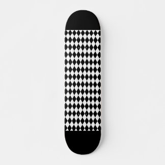 Skateboard de diamantes negros