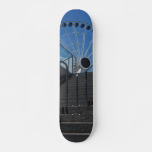 Skateboard De Este Modo A La Rueda