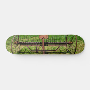 Skateboard de Hay Rake dibujado por caballos