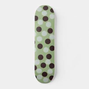Skateboard de puntos de polka verde y marrón