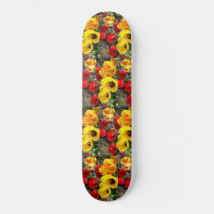 Skateboard de tulipanes amarillos y rojos