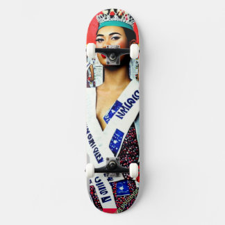 Skateboard Diario Mache "Miss Islas Salomón"