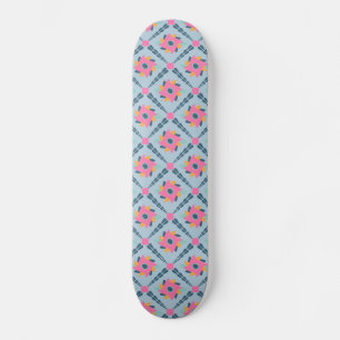 Skateboard Diseño de baldosas geométricas vibrantes