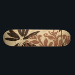 Skateboard Diseño de esténcil floral con hojas de Tawny<br><div class="desc">Este diseño de esténcil de hojas florales con una decoración de colores suaves tiene un fondo rústico que le da un toque de época. Un original de Jennifer Goldberger,  esta impresión sería un regalo increíble para alguien que disfruta de un ambiente rústico de piezas como esta!</div>