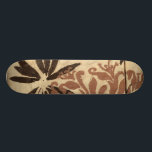 Skateboard Diseño de esténcil floral con hojas de Tawny<br><div class="desc">Este diseño de esténcil de hojas florales con una decoración de colores suaves tiene un fondo rústico que le da un toque de época. Un original de Jennifer Goldberger,  esta impresión sería un regalo increíble para alguien que disfruta de un ambiente rústico de piezas como esta!</div>