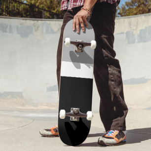 Skateboard Diseño de estilo de colores negros en blanco gris