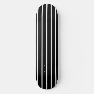 Skateboard Diseño de franjas en blanco y negro