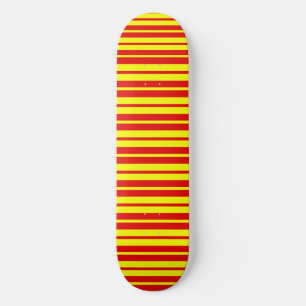 Skateboard Diseño de franjas rojas y amarillas