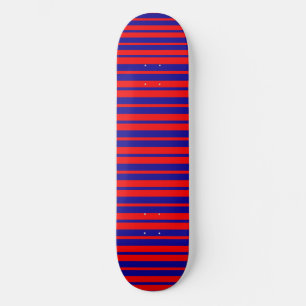 Skateboard Diseño de franjas rojas y azules