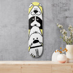 Skateboard Diseño de Mascota Minimalista de perro de dibujos<br><div class="desc">Añade algo de personalidad lúdica a tu configuración de patinaje con esta adorable cubierta de patinaje sobre la temática del perro. Con tres perros apilados de estilo personalizado y un audaz diseño en blanco y negro con un fondo brillante, esta tabla es perfecta para los amantes del perro, los mascotas...</div>