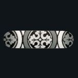 Skateboard Diseño de mosaicos renacentistas decorativos<br><div class="desc">A Shakespeare le hubiera encantado colocar este diseño decorativo de tejas rosetas renacentistas en su casa. Comprar uno o comprar dos,  esa es la pregunta! ¡Para todos los fanáticos de las hojas y los diseños de hojas-estampados!</div>