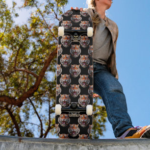 Skateboard Diseño de patrón de cabeza de tigre - Negro