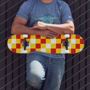 Skateboard Diseño de patrón de cuadros rojos blancos y amaril