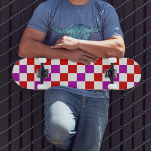 Skateboard Diseño de patrón de cuadros rojos blancos y morado