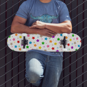 Skateboard Diseño de patrón de estrellas coloridas blanco