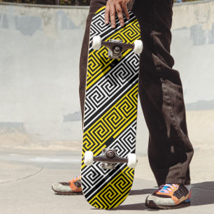Skateboard Diseño de patrón de llave griega en blanco y amari
