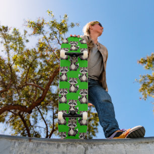 Skateboard Diseño de patrón de mapache verde