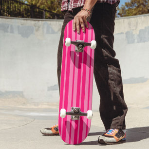 Skateboard Diseño de patrones de rayas estilizadas de color r