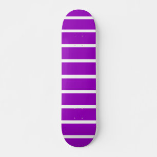 Skateboard Diseño de rayas moradas y blancas