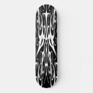 Skateboard Diseño de tatuaje tribal elegante - blanco sobre n