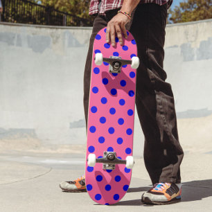 Skateboard Diseño del patrón de puntos de polka rosa sobre az