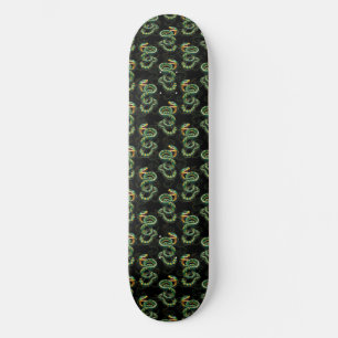 Skateboard Diseño del patrón de serpientes de fondo negro