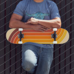 Skateboard Diseño geométrico de estilo retro vintage de los a<br><div class="desc">Diseño geométrico de estilo retro vintage de los años 70 en Naranja marrón y amarillo.</div>