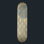 Skateboard Disposición floral de taparo plateado decorativo<br><div class="desc">Un tapiz plateado decorativo exhibe una disposición floral circular. ¡Esta impresión sería un regalo maravilloso para la gente que ama las tapices o el arte al estilo de los tapices!</div>