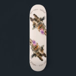 Skateboard Divertida jirafa de la lengua y el juguetón del vi<br><div class="desc">Divertido Giraffe Tongue Out and Playful Wink - Sonríe el dibujo de un Personalizado animal - Elija / agregue su texto único / fuente / color - Haga su regalo especial - Redimensionar y mover o eliminar y agregar elementos / imágenes con la herramienta de personalización ! - Dibujo y...</div>