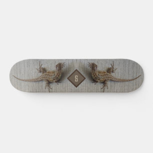 Skateboard Doble Monograma de Lagarto