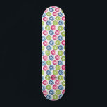 Skateboard Donuts y Nombre o Texto Blanco<br><div class="desc">Destacar con este donuts únicos en patineta blanca. Completa con tu nombre o texto.</div>