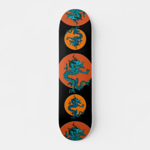 Skateboard Dragón chino tradicional de color azul en la luna
