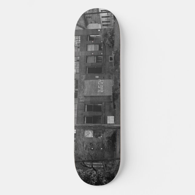 Skateboard Edificio industrial abandonado (Anverso)