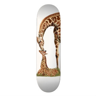 Skateboard El besarse de la jirafa y del becerro del bebé