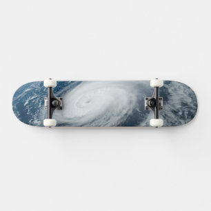 Skateboard El tifón Hinnamnor.