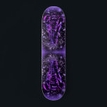 Skateboard Elefante Púrpura Rosado En Noche Estelar<br><div class="desc">Skateboard con Elefante Rosa Neon Púrpura Caminando en Starry Night Magic Animal Drawing - Elija / Añada su texto único / color - Haz su regalo especial de skateboards - Redimensionar y mover o eliminar y añadir elementos / imagen con herramienta de personalización ! - Dibujo y diseño por MIGNED....</div>
