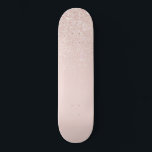 Skateboard Elegante Rosa  Oro Purpurina Rosa Ombre<br><div class="desc">Este elegante diseño de moda es perfecto para una mujer moderna y elegante. Cuenta con un falso purpurina de color rosa y oro rosa impreso y un gradiente de color oscuro. ¡Es moderno, bonito, simple y adorable! ***NOTA DE DISEÑO IMPORTANTE: Para cualquier solicitud de diseño personalizado, como solicitudes de productos...</div>