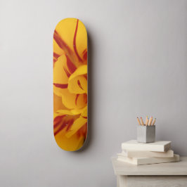 Skateboard Elegante Tulipanes de oro rojo floral