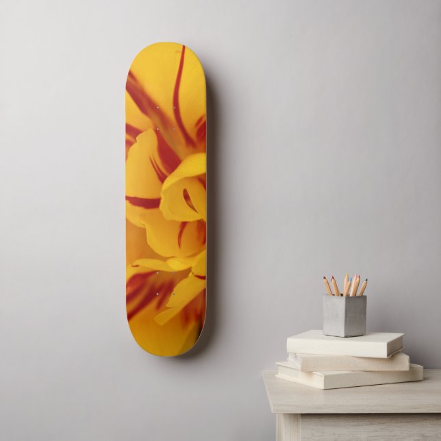 Skateboard Elegante Tulipanes de oro rojo floral (Arte de la pared)