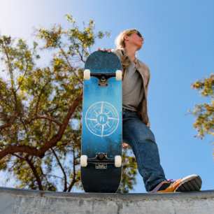 Skateboard Emblema de la estrella de la brújula monograma nie