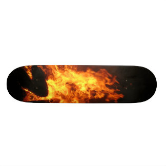 SKATEBOARD EN EL FUEGO