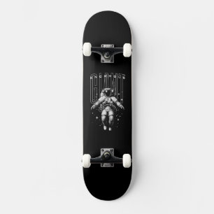 Skateboard Enormes cubiertas gigantes: astronauta en el espac