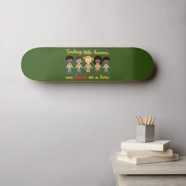 SKATEBOARD ENSEÑANDO A POCOS HUMANOS UN CORAZÓN A LA VEZ (Arte de pared (horz))